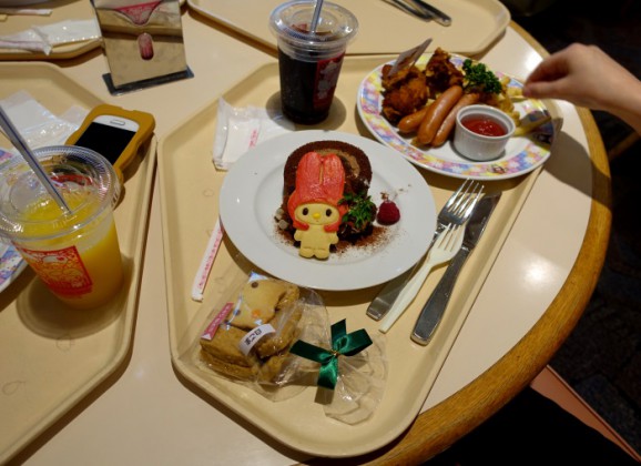 Im Reich von Hello Kitty: Das Sanrio Puroland in Tokio — KindAmTellerrand