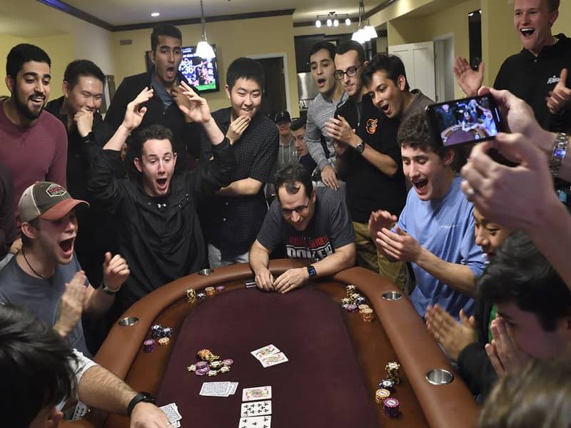 Luật chơi Poker chi tiết nhất cho người mới bắt đầu