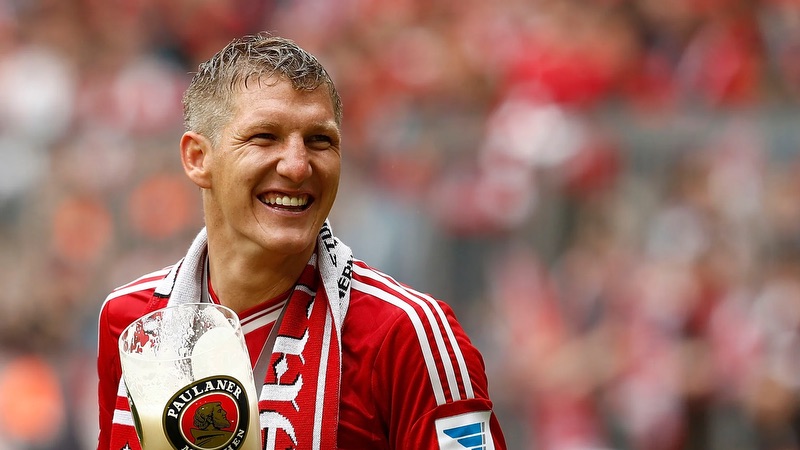 Cầu thủ Bastian Schweinsteiger có một sự nghiệp vĩ đại với Bayern Munich Cầu thủ Bastian Schweinsteiger - Thăng trầm tạo nên vĩ đại